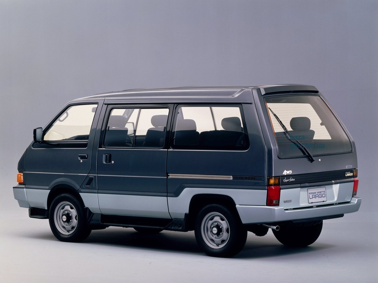 Ниссан ларго. Ниссан Ларго 1986. Полноприводный минивэн Nissan largo. Тойота микроавтобус полный привод. Маленький полноприводный микроавтобус.